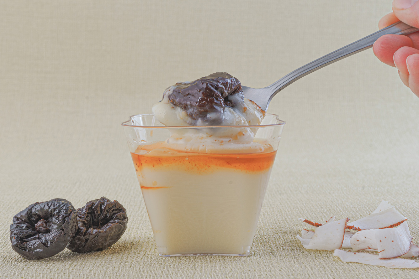Manjar-de-Coco-com-Ameixa